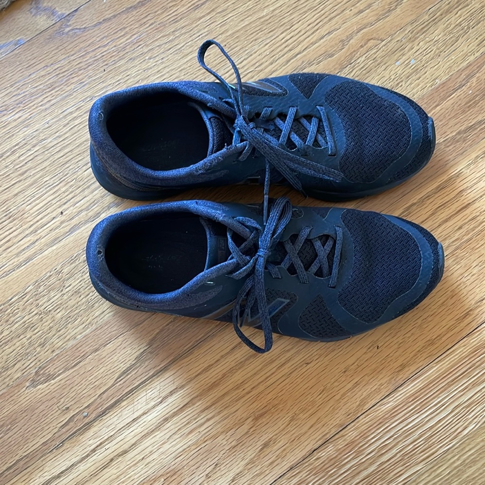 Nike sneakers 7.5 great condition